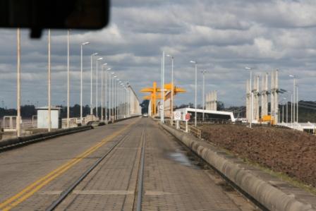 Grenzbrcke bei COncordia: Argentinien-Uruguay